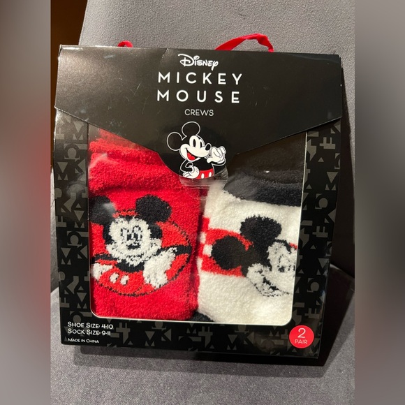 ❣️SOLD❣️Mickey Mouse Adults 2 Pair Crew Socks NWT - Picture 3 of 4